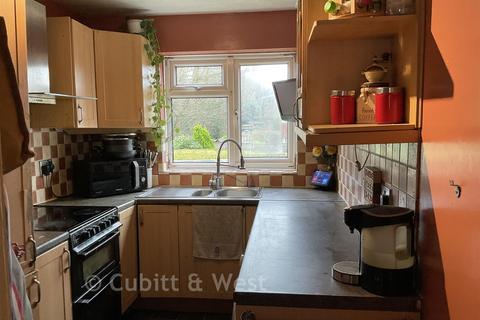 2 bedroom flat for sale, Fernside, East Grinstead RH19