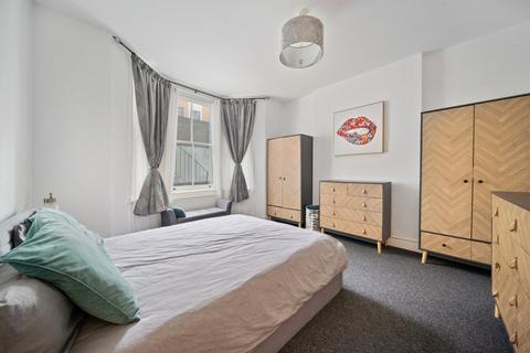 1 bedroom flat for sale, Southerton Road, Hammersmith  W6