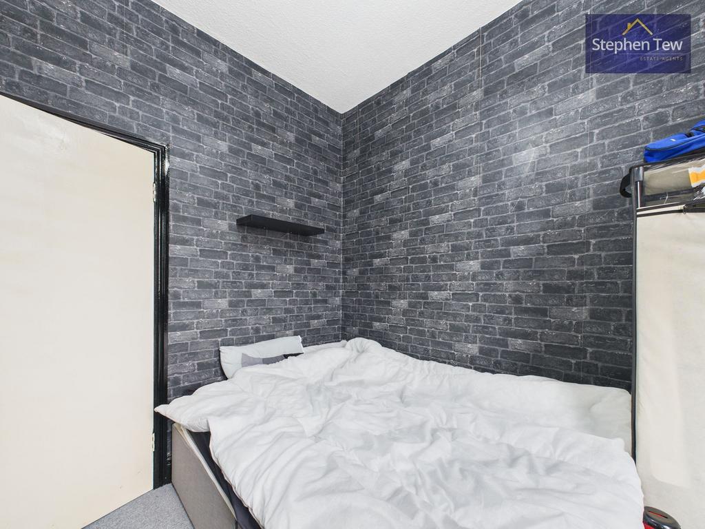 Flat 2 Bedroom 1