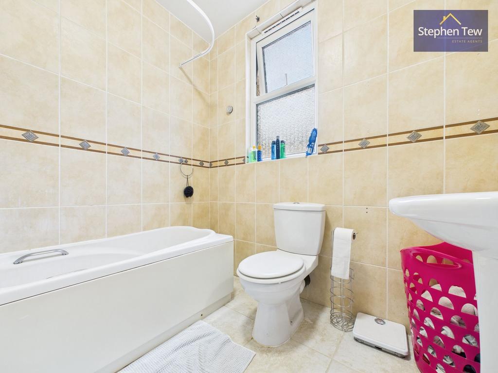 Flat 2 Bathroom