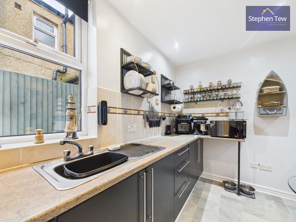 Flat 1 Kitchen
