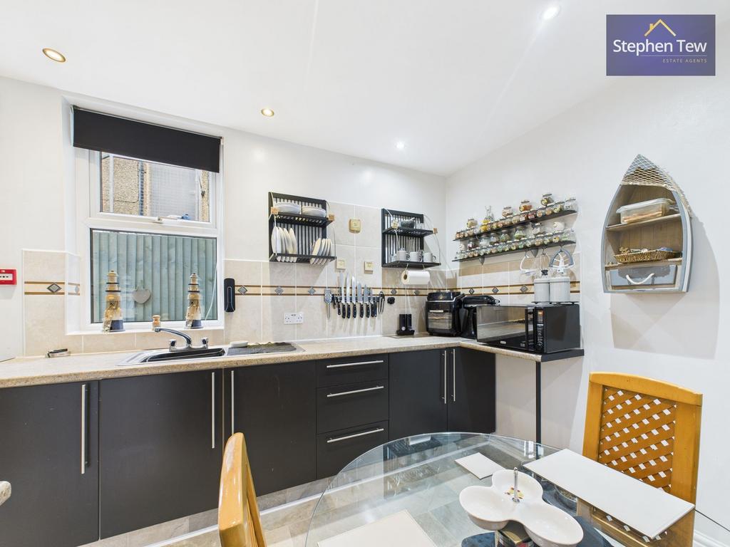 Flat 1 Kitchen