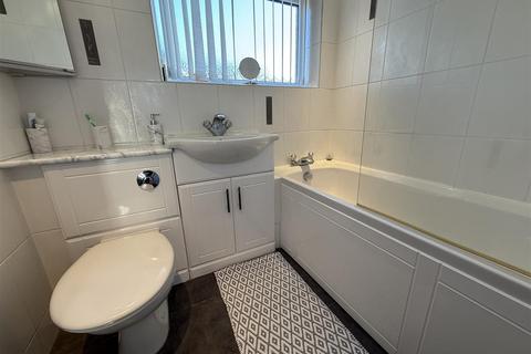 undefined, Crossbank Avenue, Springhead, Oldham