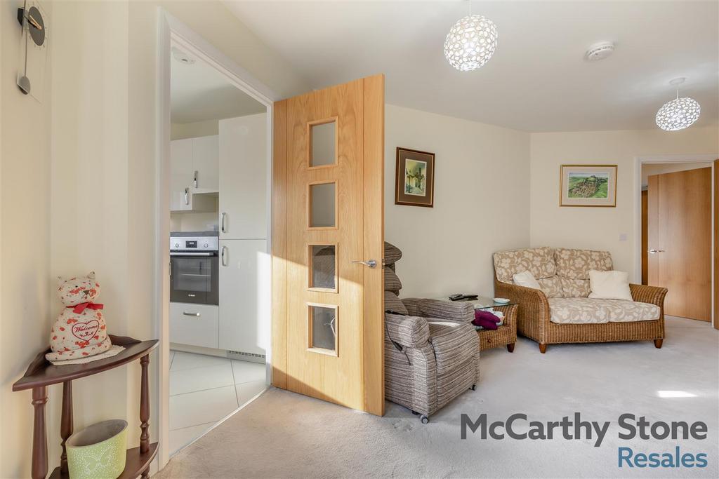 8670530-interior06.jpg