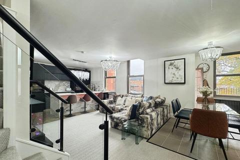 3 bedroom flat to rent, Wilmslow Road, Didsbury, Manchester, M20