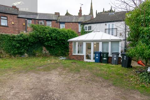 undefined, Ormskirk L39