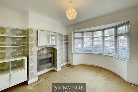 3 bedroom semi-detached house to rent, Leicester LE2