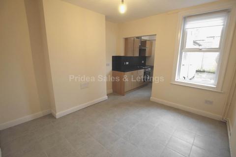 2 bedroom terraced house for sale, Cross Street, Lincoln