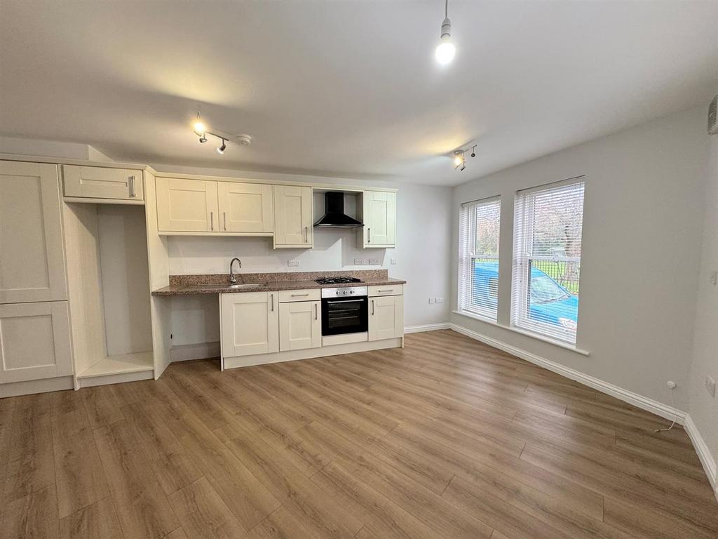 Open plan living area / dining