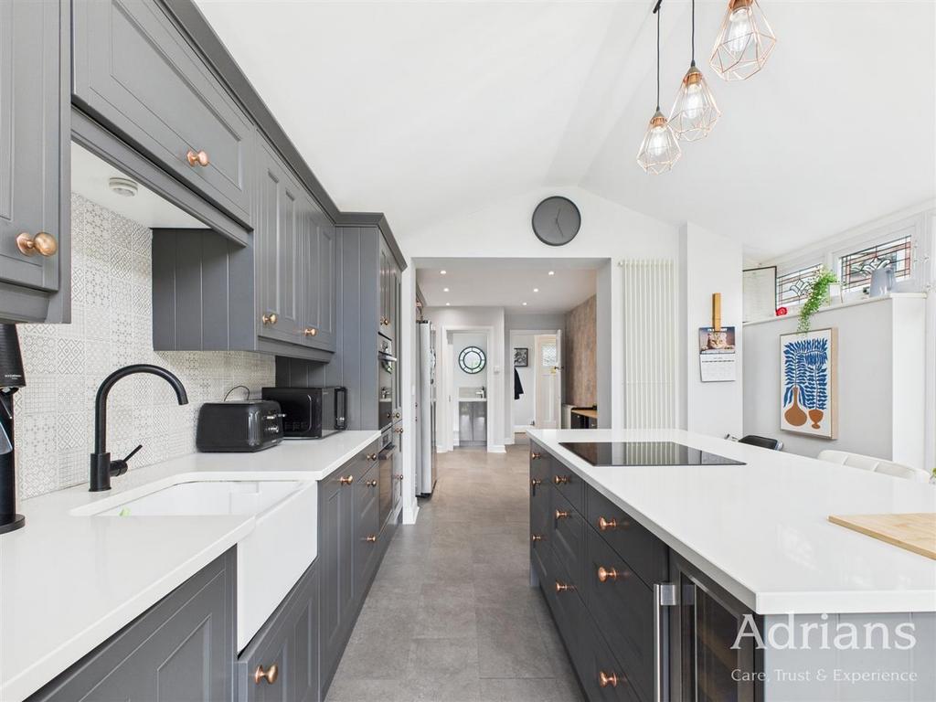 Kitchen /