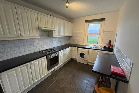 2 bedroom flat to rent, Linden Avenue, Braehead, Stirling, FK7