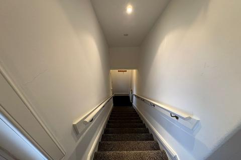 2 bedroom flat to rent, Linden Avenue, Braehead, Stirling, FK7