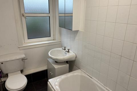 2 bedroom flat to rent, Linden Avenue, Braehead, Stirling, FK7