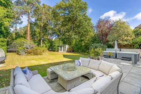undefined, Blackwood Close West Byfleet, Surrey, KT14 6PP