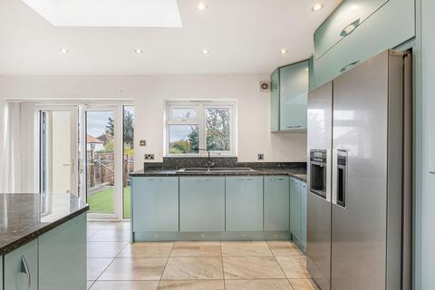 3 bedroom semi-detached house to rent, Aintree Grove, Upminster, RM14