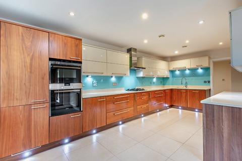 3 bedroom flat for sale, London Road, Sunningdale, Ascot, Berkshire