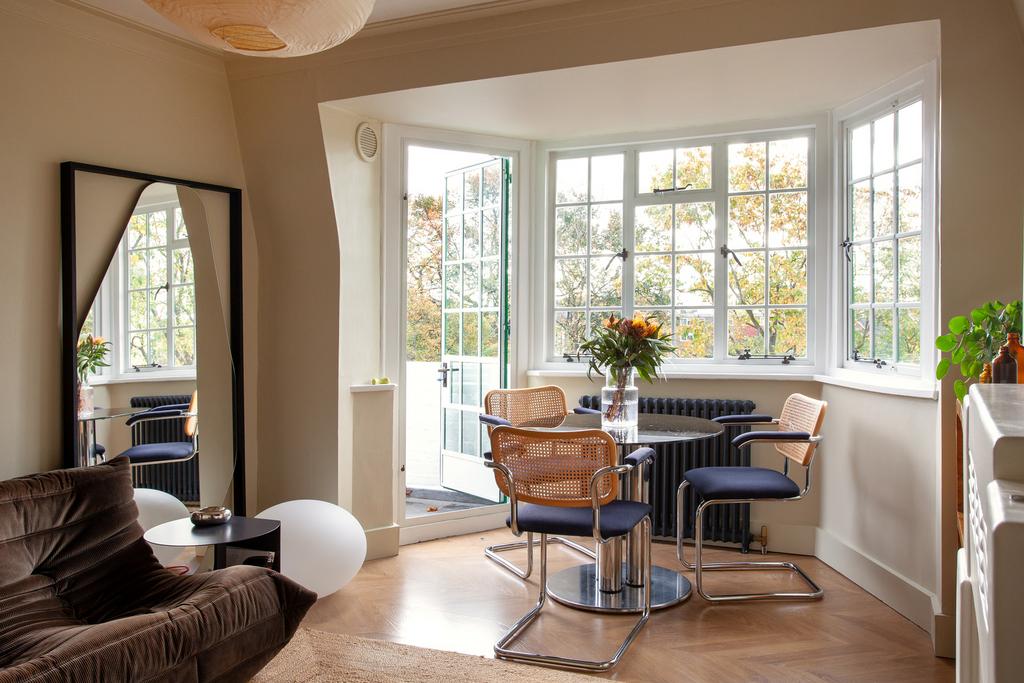 317952 - Ealing Village KElliott 005.jpg