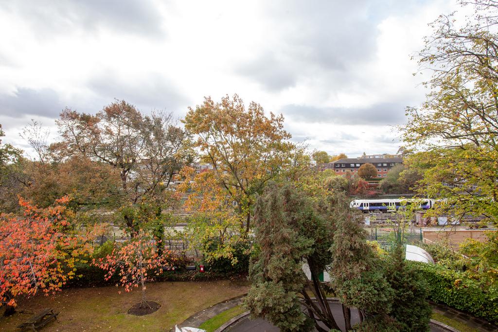 317962 - Ealing Village KElliott 015.jpg