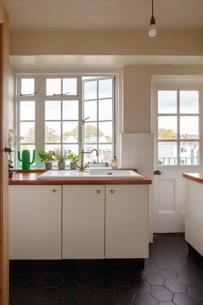 317967 - Ealing Village KElliott 020.jpg