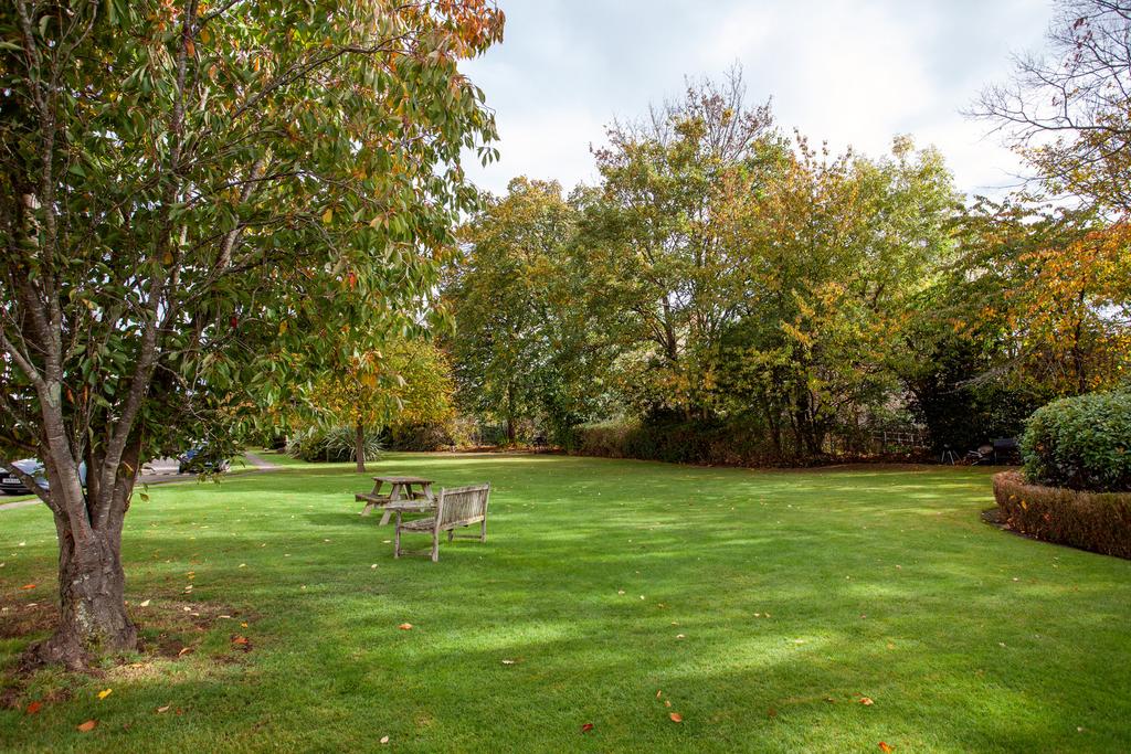 317997 - Ealing Village KElliott 050.jpg