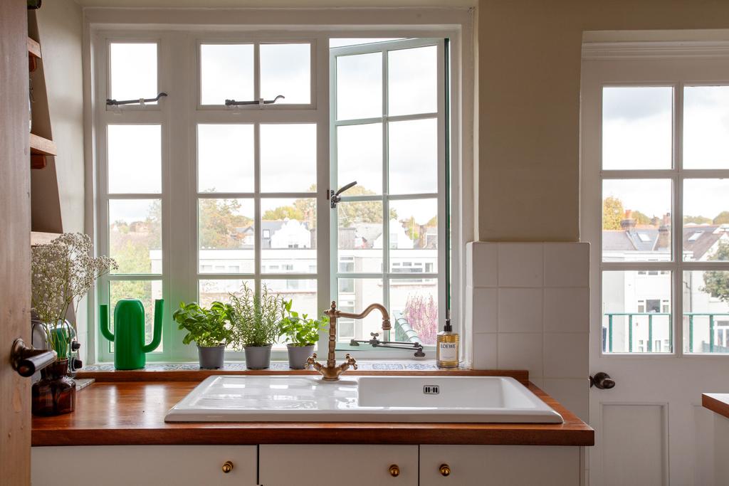 317969 - Ealing Village KElliott 022.jpg