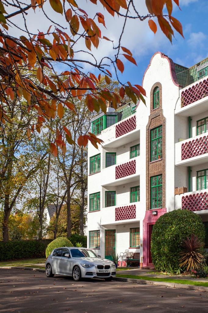 317992 - Ealing Village KElliott 045.jpg
