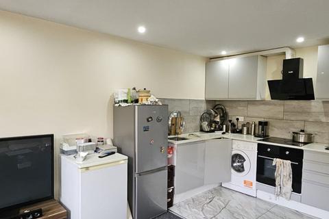 undefined, Western Road, Southall, UB2