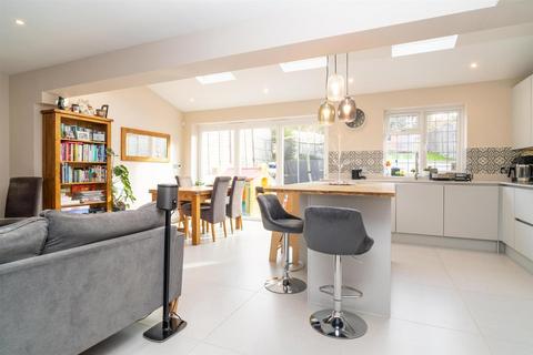 3 bedroom semi-detached house for sale, Masefield Avenue, Borehamwood WD6