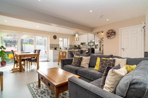 3 bedroom semi-detached house for sale, Masefield Avenue, Borehamwood WD6