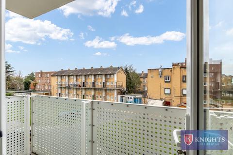 2 bedroom flat for sale, Alma House, 4 Sebastopol Road, London, N9