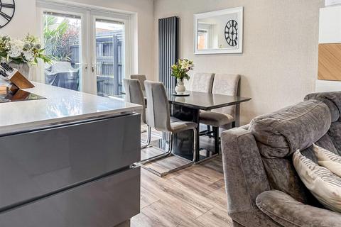 3 bedroom detached house for sale, Laburnum Close, Woodlands Park, Bedworth * THREE / FOUR BEDROOMS *