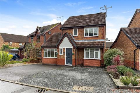 undefined, Laburnum Close, Woodlands Park, Bedworth * THREE / FOUR BEDROOMS *