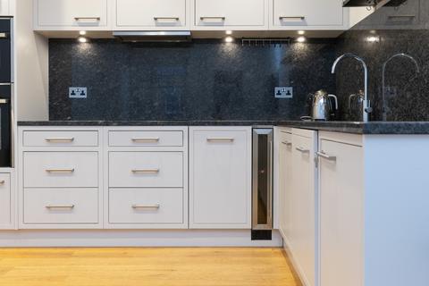 2 bedroom flat to rent, Marchmont Crescent, Marchmont, Edinburgh, EH9