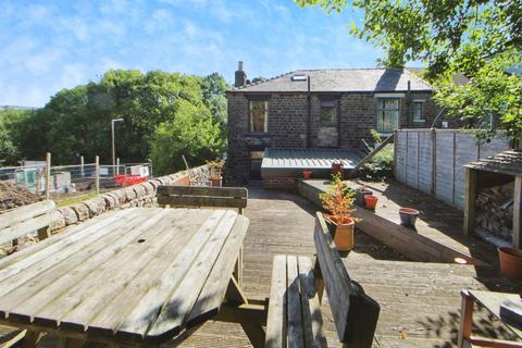 3 bedroom end of terrace house for sale, Simmondley Lane, Derbyshire SK13
