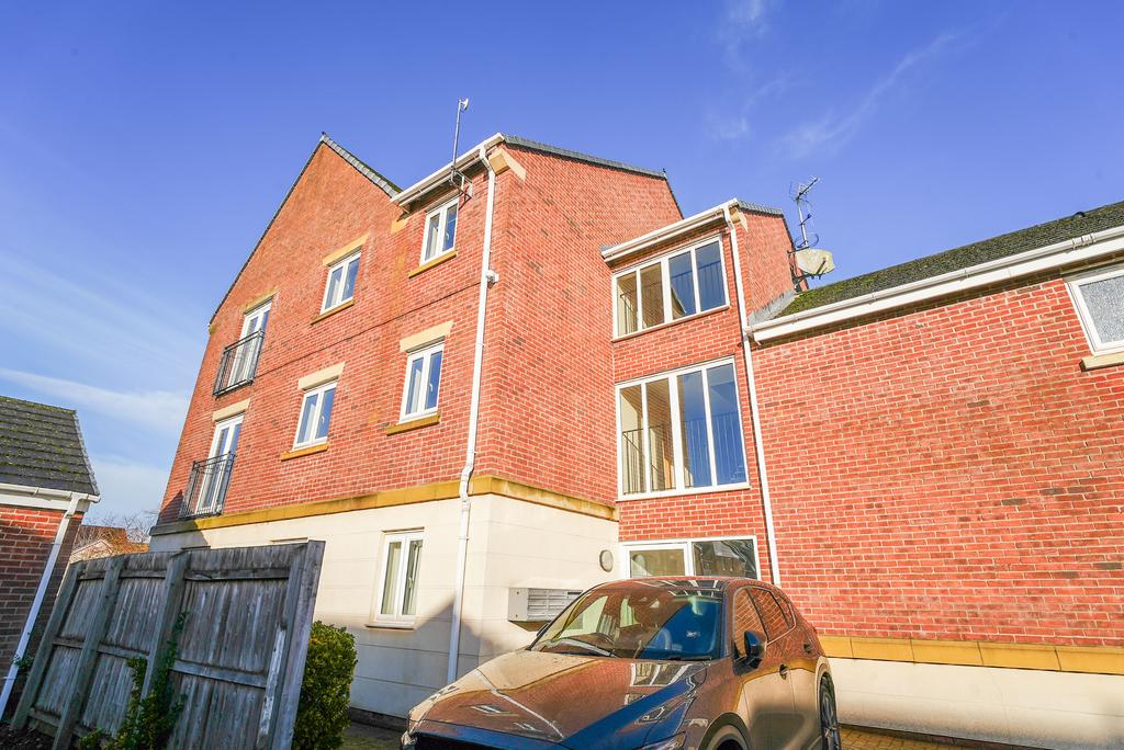 2 bedroom flat for sale