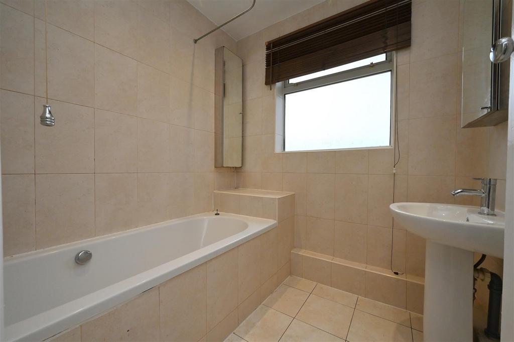 Bathroom1.JPG