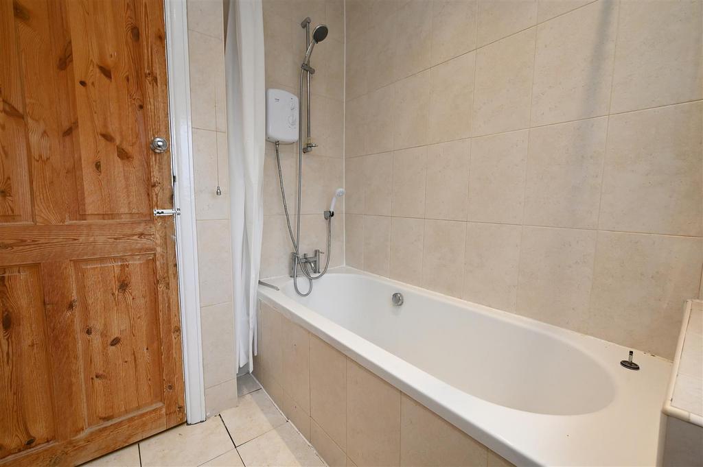 Bathroom.JPG