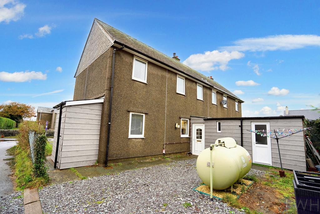Rear Driveway &amp; Outbuilding