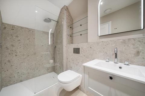 2 bedroom flat for sale, Ashbourne House, Holly Bank Road, Woking, GU22.