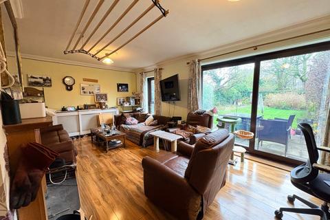 3 bedroom semi-detached house for sale, Darwen Road, Egerton, Bolton, BL7