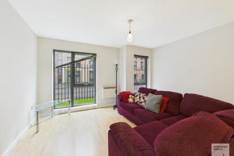2 bedroom apartment to rent, Quay 5 :: Salford