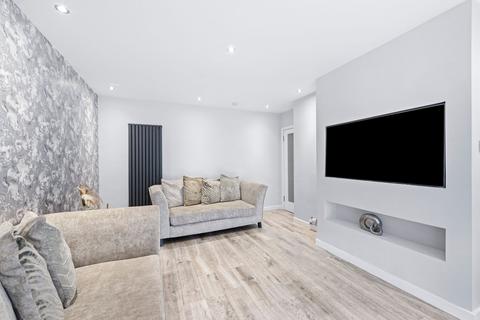 3 bedroom flat for sale, Cardross Crescent, Broxburn, EH52