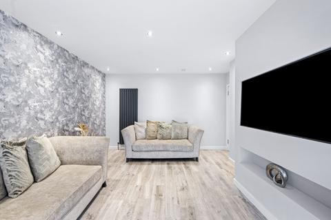 3 bedroom flat for sale, Cardross Crescent, Broxburn, EH52