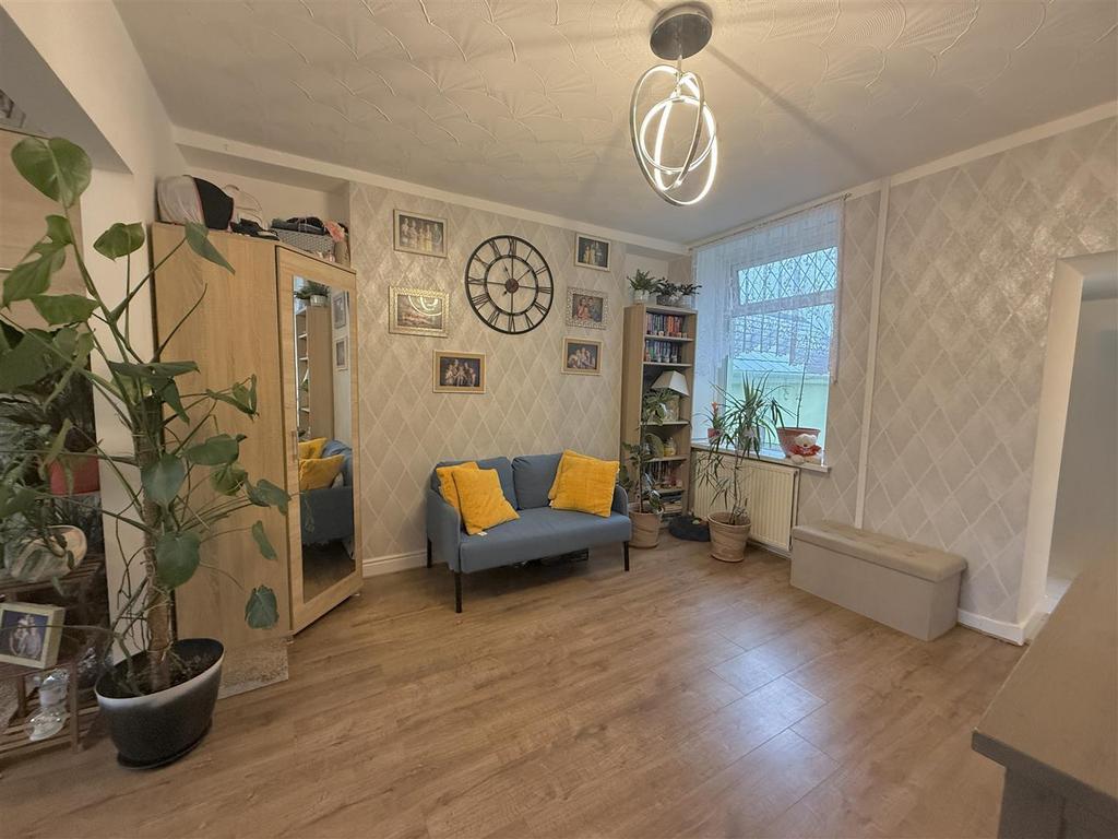 20251112 110747725 i OS.jpg