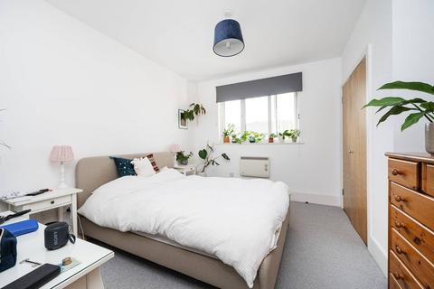 1 bedroom flat for sale, Holly Street, Dalston, London, E8