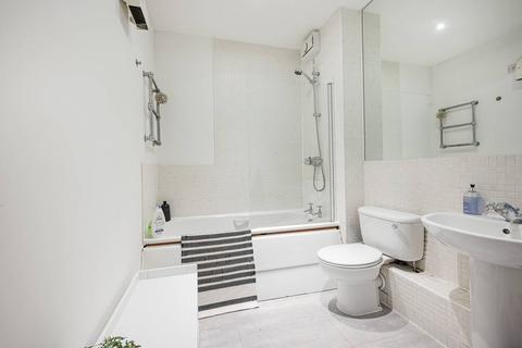 1 bedroom flat for sale, Holly Street, Dalston, London, E8