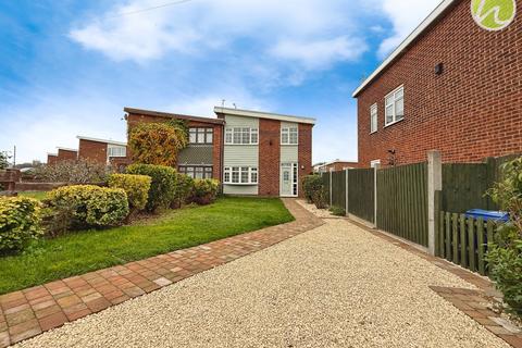 8 Hardie Road, Stanford-le-hope, SS17 0PB