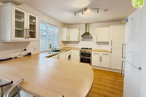 8 Hardie Road, Stanford-le-hope, SS17 0PB