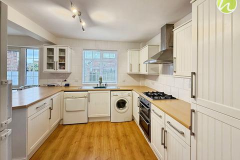 8 Hardie Road, Stanford-le-hope, SS17 0PB