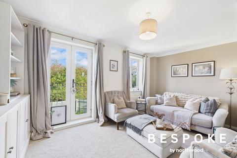 3 bedroom end of terrace house for sale, Foxholme Court, Crewe CW1